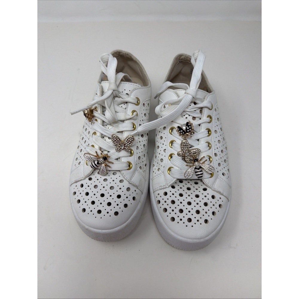 DOLCE VITA Roxane Bee Charm Sneakers Women Size 7.5 White Perforated Leather